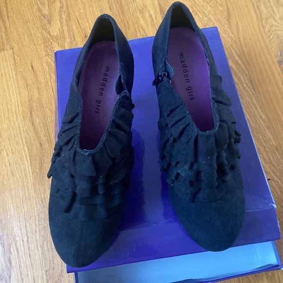 Black madden girl shoes good condition worn once - Picture 6 of 8